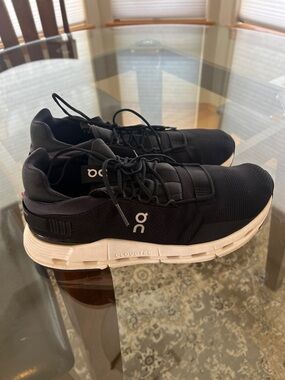 On cloud sneakers. Cloudtec. Size 10.5